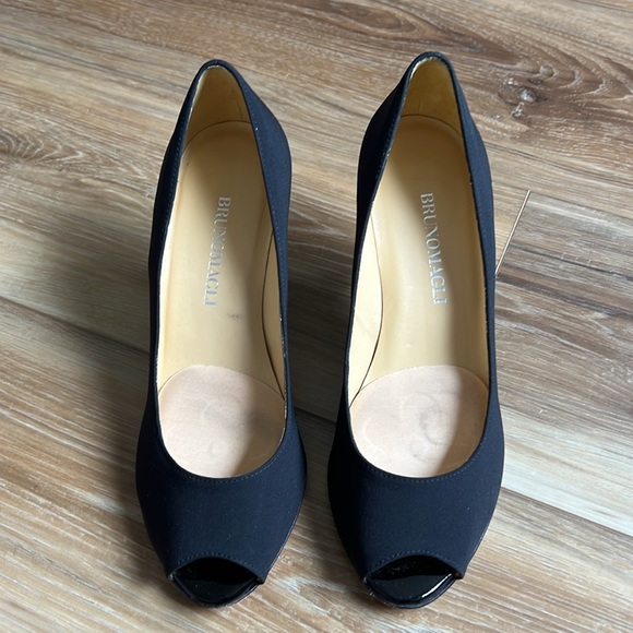 BRUNOMAGLI Heel Size 35.5 - Picture 2 of 14